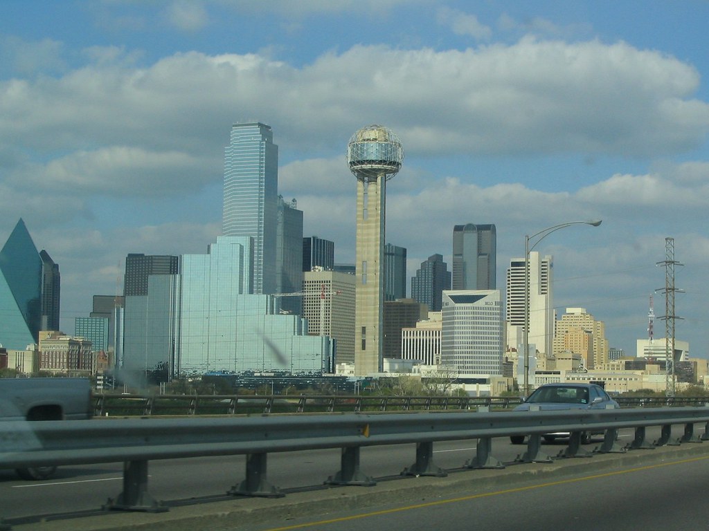 "Dallas, Texas Skyline from I-35 Eastbound" by Ken Lund is licensed under CC BY-SA 2.0.