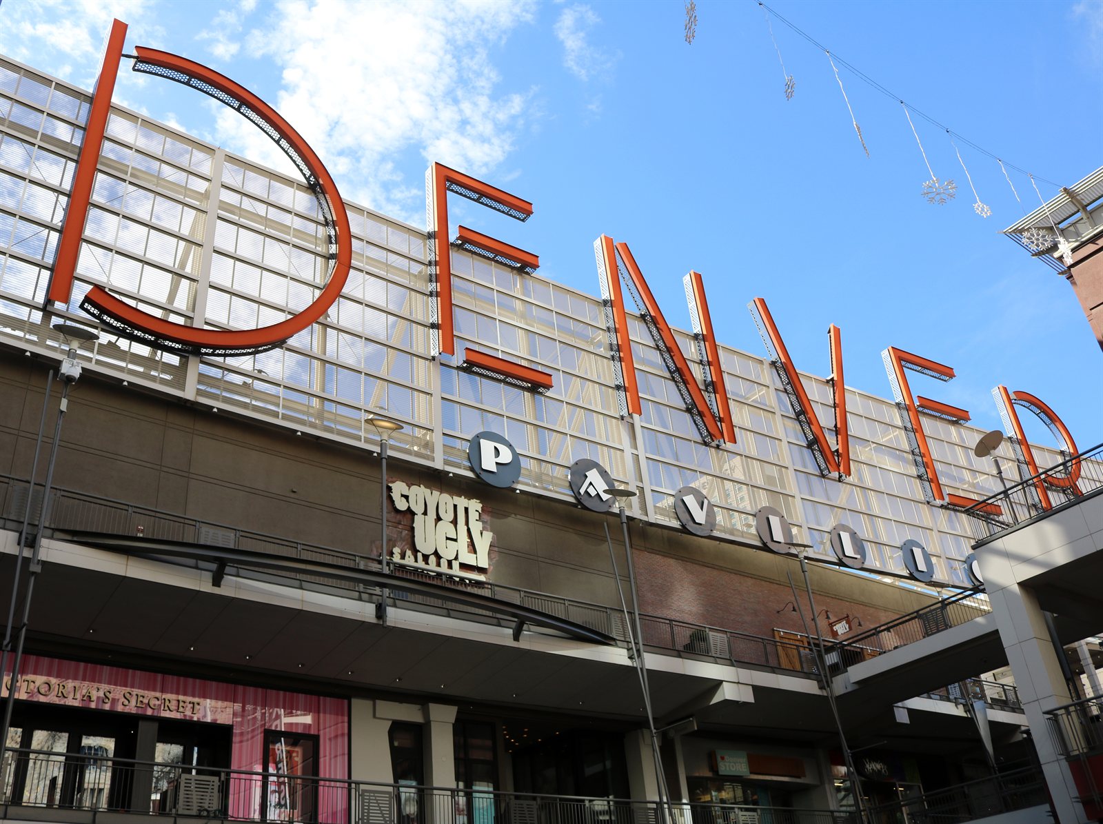 "File:Denver Pavilions 2018.JPG" by Jeffrey Beall is licensed under CC BY 4.0.