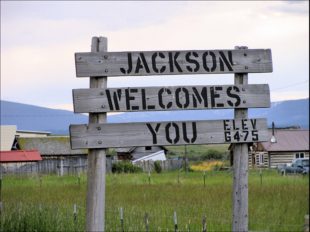"43278 Jackson Welcome Sign" by Raymond Hitchcock is licensed under CC BY-SA 2.0.