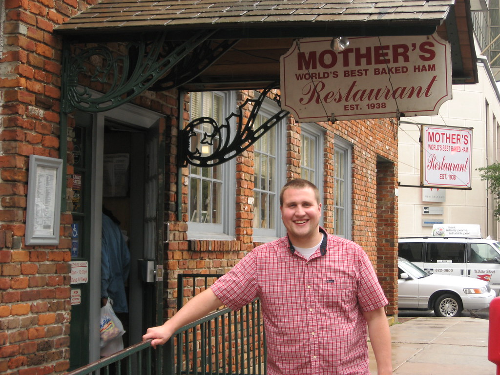 "Mother's Restaurant, New Orleans, Louisiana for Some Po'Boys" by Ken Lund is licensed under CC BY-SA 2.0.