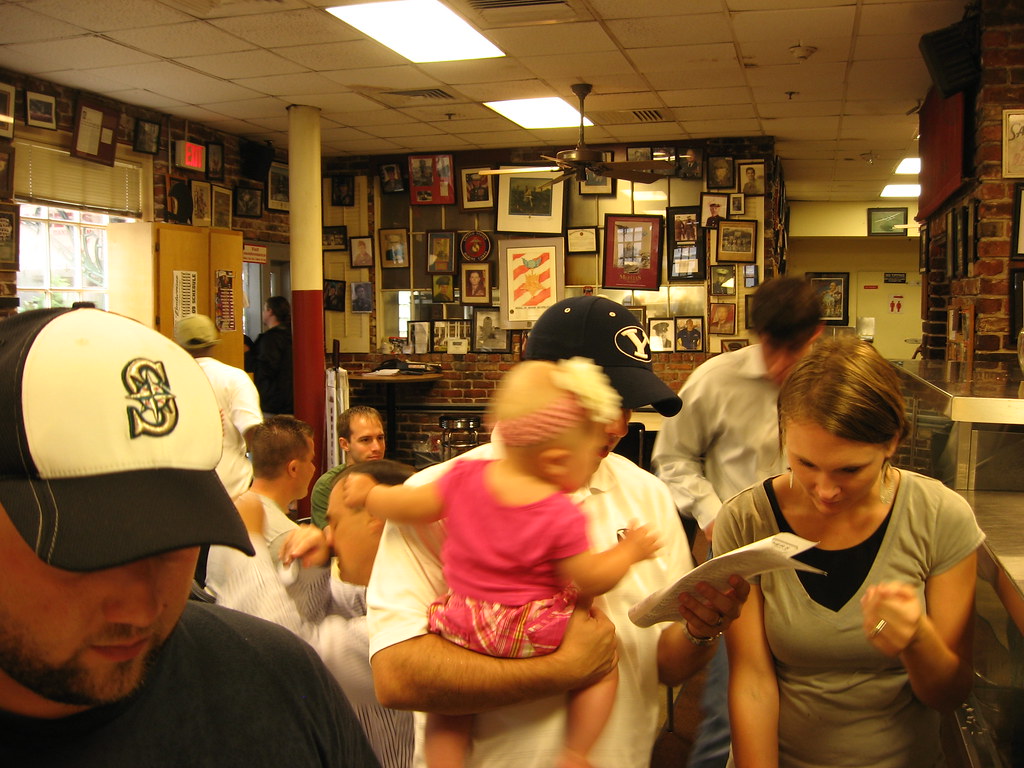 "Mother's Restaurant, New Orleans, Louisiana for Some Po'Boys" by Ken Lund is licensed under CC BY-SA 2.0.