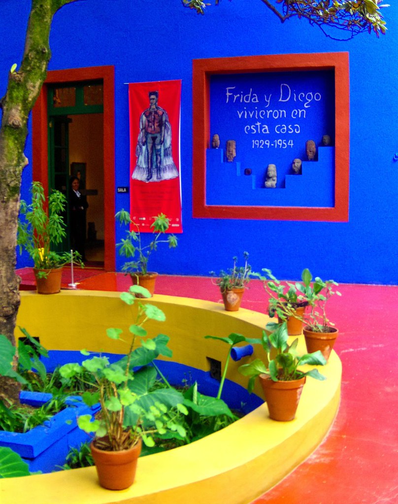 "October 20th Frida Kahlo Museum Coyoacan" by Carl Campbell is licensed under CC BY-SA 2.0.