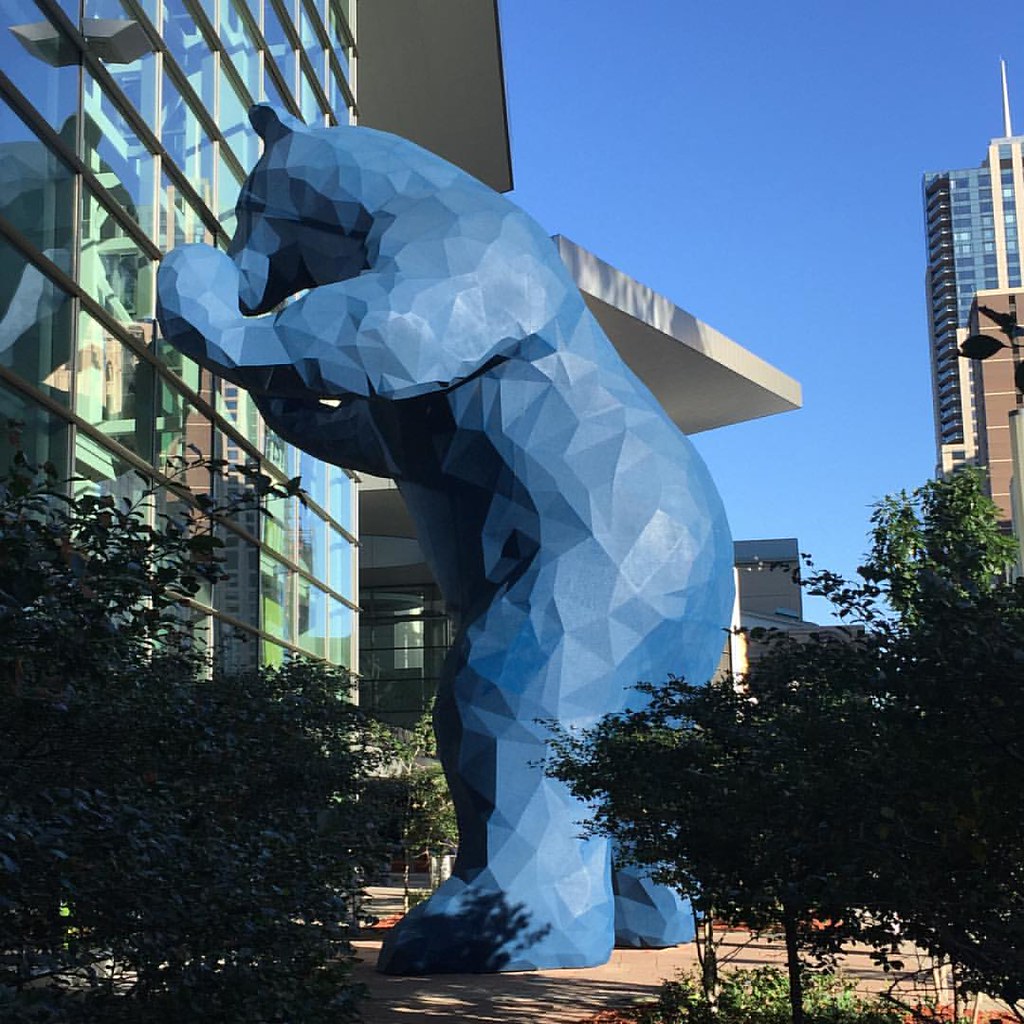 "Big blue bear, Colorado Convention Center, Denver, Colorado #bear #bluebear #conventioncenter #denver #colorado 188/365 #project365 #365" by Scott McLeod is licensed under CC BY 2.0.