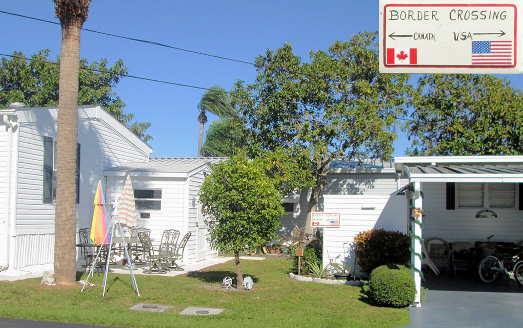 "Sarasota - 'Border Crossing' in Mobile Estates" by roger4336 is licensed under CC BY-SA 2.0.