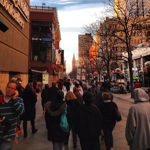 "16th Street, Denver" by gregor_y is licensed under CC BY-SA 2.0.