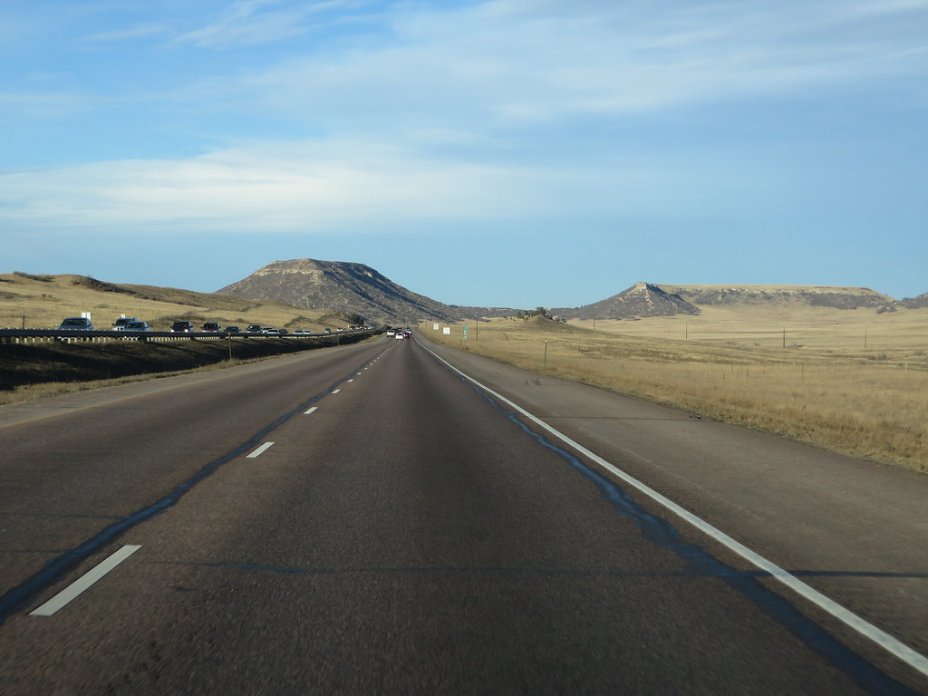 "Interstate 25 Between Colorado Springs and Castle Rock, Colorado" by Ken Lund is licensed under CC BY-SA 2.0.