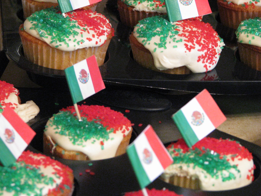 "Tres Leches cupcakes with Dulce de Leche Frosting" by tawest64 is licensed under CC BY 2.0.