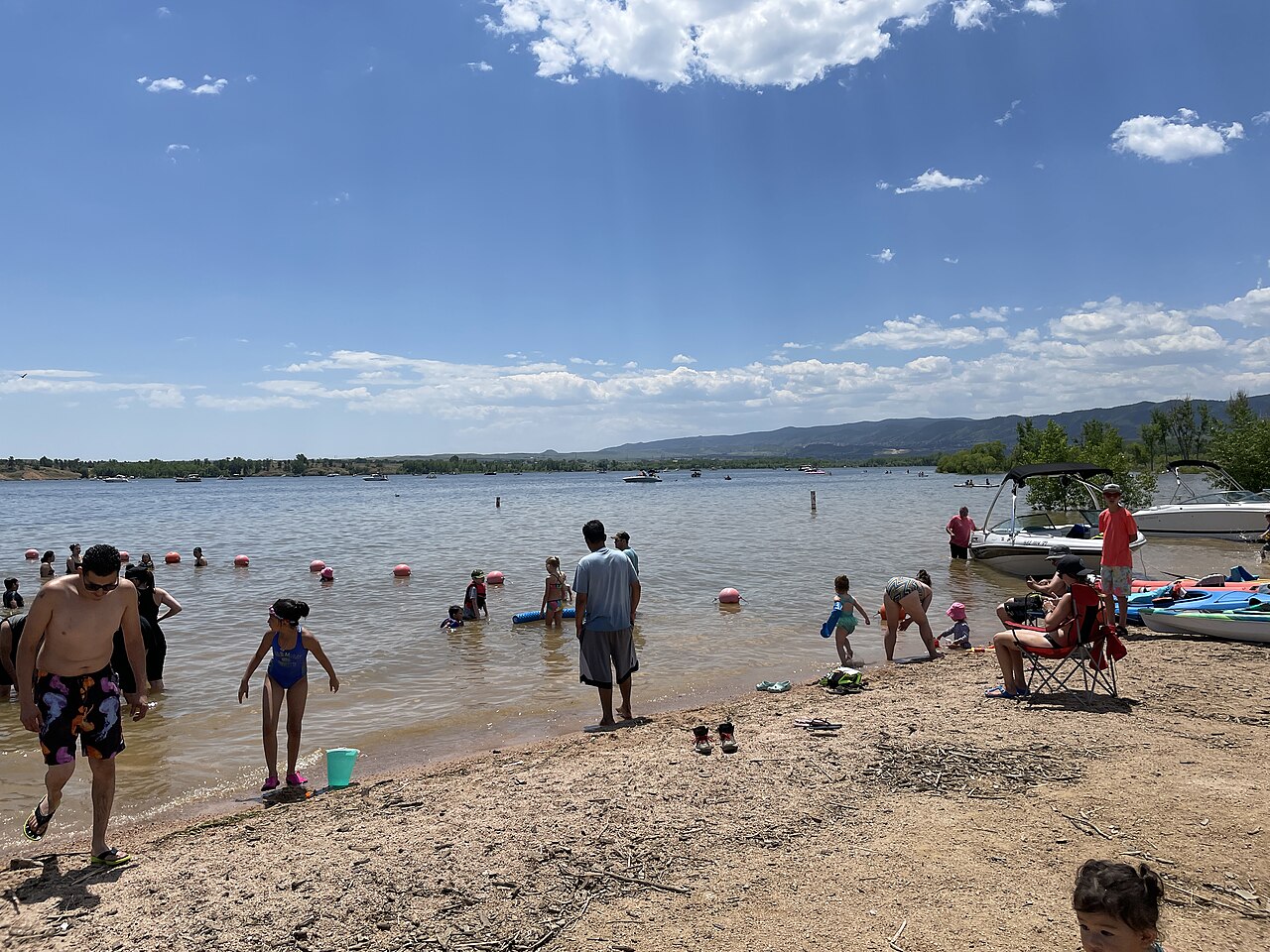 "Chatfield Reservoir looking south from Chatfield Swim Beach" by Dough4872 is licensed under CC BY-SA 4.0.