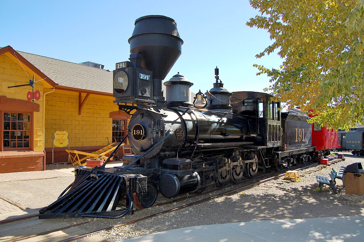 "Golden CO Colorado-Railroad-Museum DL&G-191 2012-10-18" by Milan Suvajac is licensed under CC BY-SA 4.0.